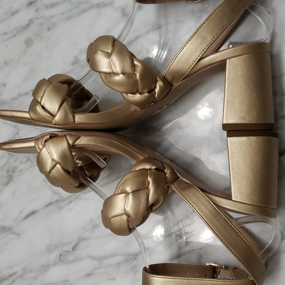 Crown & Ivy Size 7 Platino Blakely Block Heel Women's Sandal - Picture 5 of 9